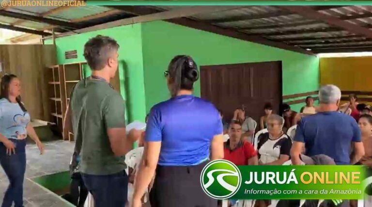 Barco do INSS leva atendimento a Guajará e população enfrenta filas em busca de benefícios