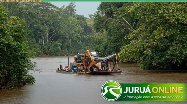 Gestão desafia rios da região e leva escavadeira hidráulica a comunidades ribeirinhas e avança com obras e produção rural em Mâncio Lima