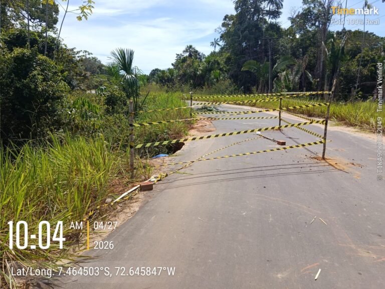 EROSÃO COLOCA EM RISCO TRECHO DA ESTRADA DO GAMA EM GUAJARÁ