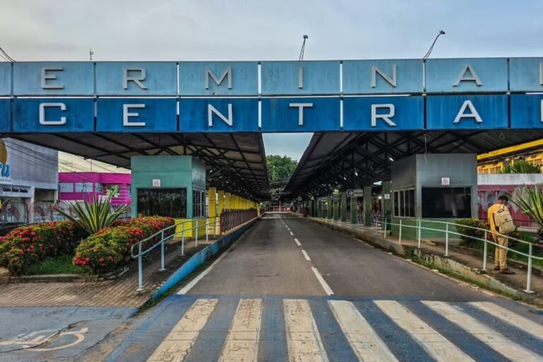 Trabalhadores paralisam 100% do transporte coletivo em Rio Branco