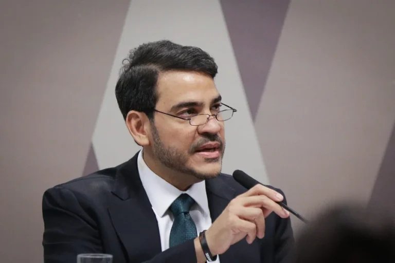 Indicado ao STF, Messias defende Judiciário forte e equilíbrio entre Poderes em sabatina no Senado