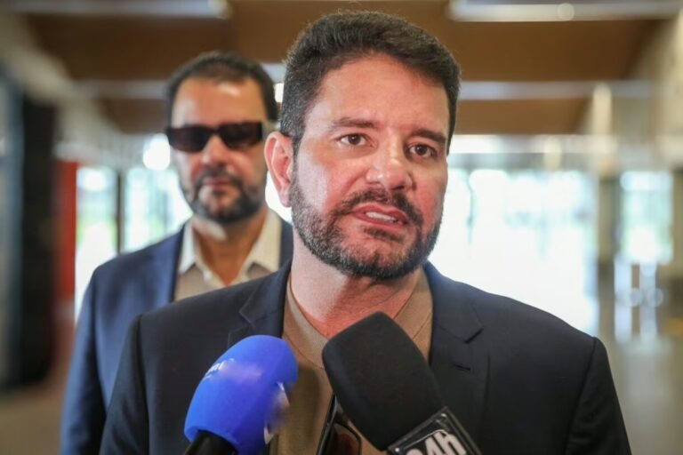 Ex-governador descarta articulação com Bocalom por meio de Alysson, reafirma apoio a Mailza e projeta vitória nas eleições