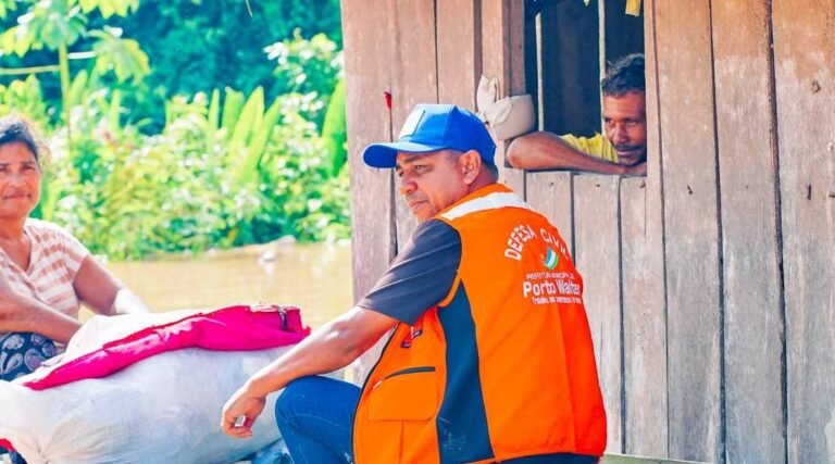 Rio Juruá ultrapassa cota de transbordo em Porto Walter