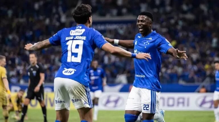 Jogadores do Boca Juniors ‘caçam’ Matheus Pereira, do Cruzeiro, após jogo no Mineirão