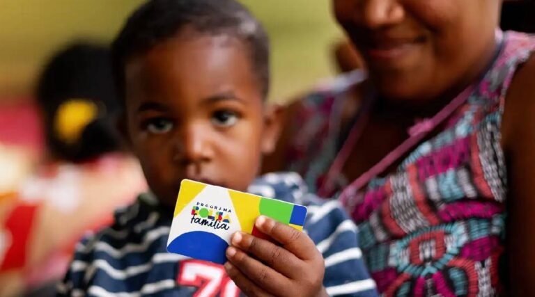 Beneficiários com NIS final 8 recebem parcela de agosto do Bolsa Família