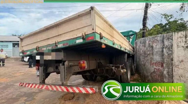 Caminhão invade calçada, atropela mulher e motorista foge em Cruzeiro do Sul