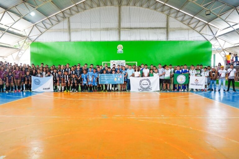 Com participação de escola indígena, Prefeitura e Governo abrem Jogos Escolares em Porto Walter
