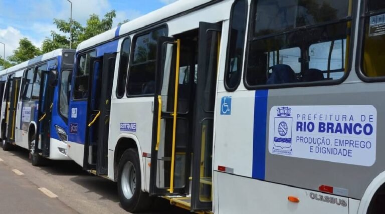 Crise no transporte: reunião na RBTrans tenta destravar impasse e proposta deve ser levada a trabalhadores em greve