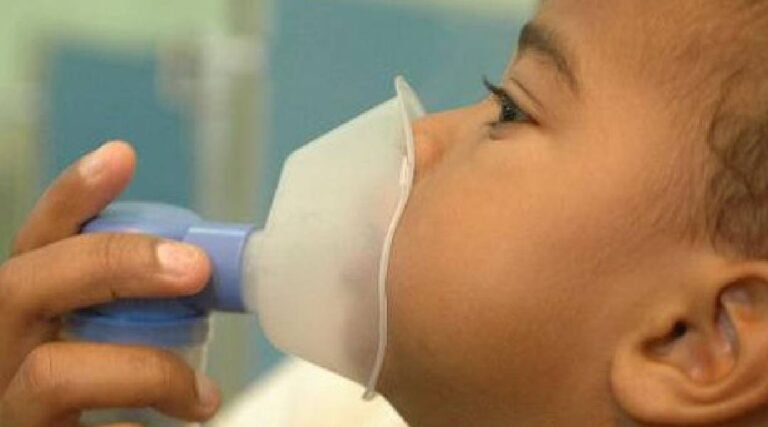 Casos graves de síndrome respiratória quase chegam a mil no Acre em 2026 e colocam saúde em alerta
