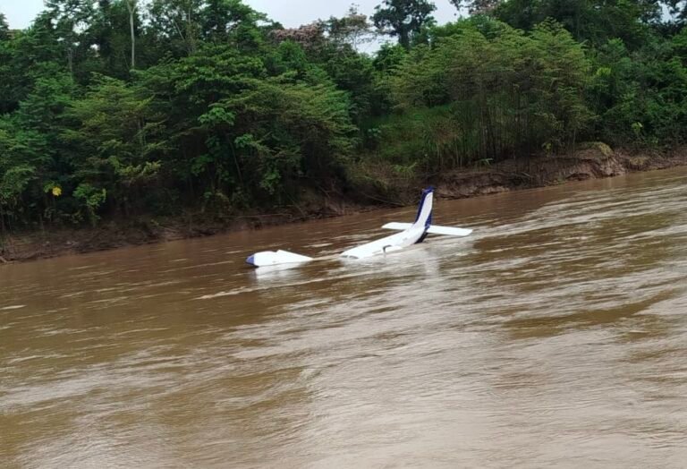 Atualização: moradores relatam momentos do resgate após queda de avião em Jordão