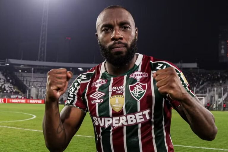 Manoel aciona Fluminense na Justiça e cobra R$ 11 milhões após saída do clube