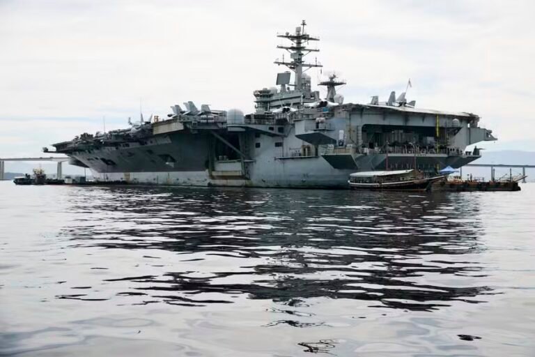 USS Nimitz: porta-aviões nuclear mais antigo dos EUA passa pelo Brasil em meio a tensões globais