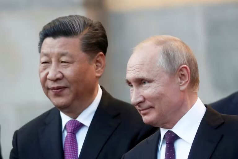 Após visita de Trump, Putin desembarca em Pequim para reforçar aliança com Xi Jinping