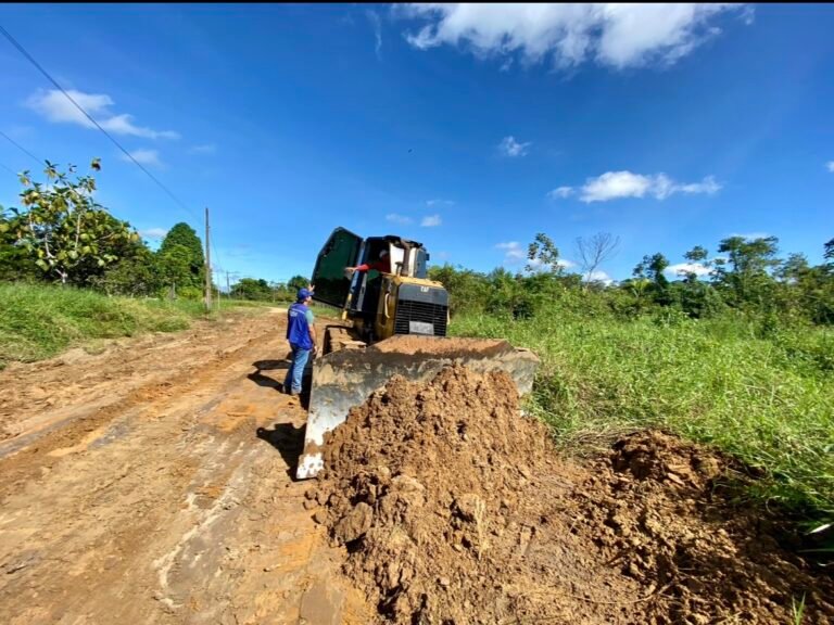 Após erosão Prefeitura de Cruzeiro do Sul faz desvio no ramal da Praia Grande