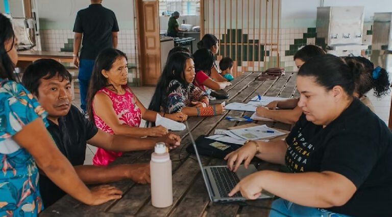 Com nível do Rio Juruá em queda, famílias começam a retornar para casa em Cruzeiro do Sul