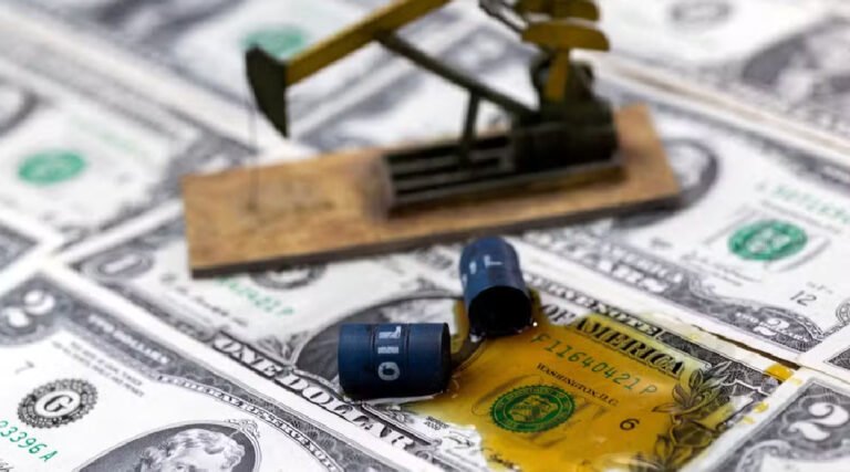 Petróleo cai abaixo de US$ 100 com expectativa de acordo entre EUA e Irã