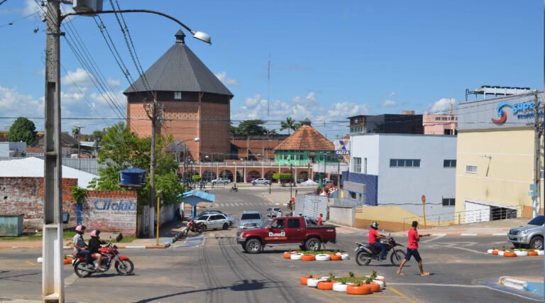 Cruzeiro do Sul inicia revitalização da sinalização de trânsito com investimento de R$ 600 mil