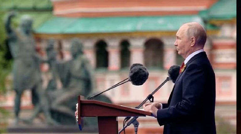 Putin diz que guerra na Ucrânia é ‘justa’ e critica Otan em desfile enxuto do Dia da Vitória