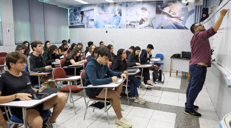 Desenrola Fies: estudante pode renegociar dívida a partir desta quarta