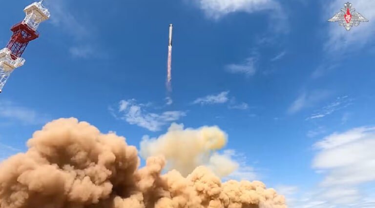 Rússia faz teste final de míssil com alcance de 35.000 km chamado de ‘Satanás’ pela Otan e diz que vai lançá-lo até o fim do ano