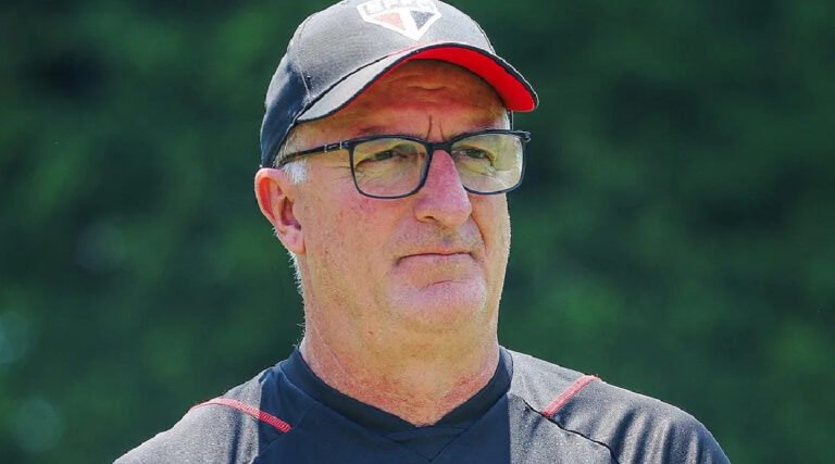 São Paulo escolhe Dorival como prioridade e marca reunião, mas lado financeiro preocupa