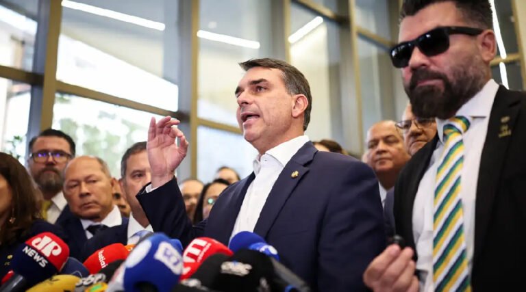 Flávio confirma encontro com Vorcaro após banqueiro ter sido preso