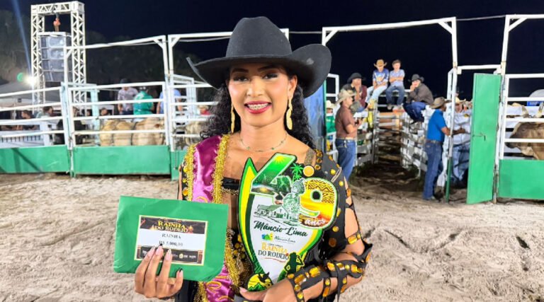 Escolha da Rainha do Rodeio movimenta arena durante programação dos 49 anos de Mâncio Lima