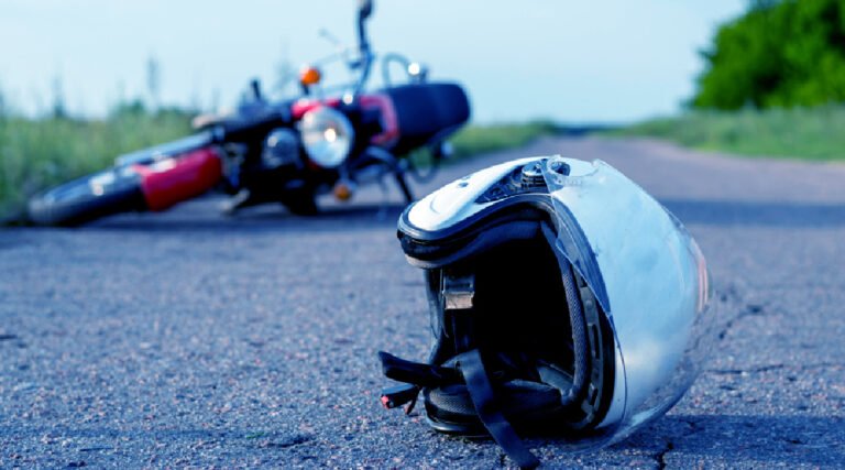 Colisão entre motocicletas termina com prisão de condutor sem habilitação em Cruzeiro do Sul