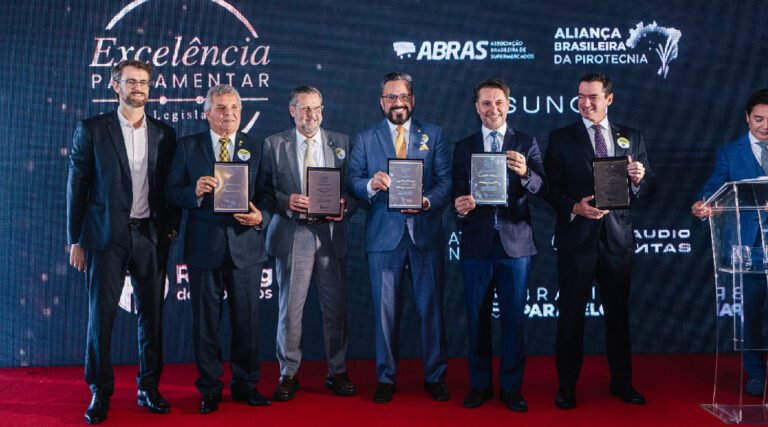 Senador Alan Rick recebe Prêmio Excelência Parlamentar pela quinta vez consecutiva e está entre os 12 melhores senadores do Brasil