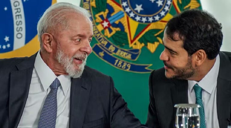 Lula diz que vai reenviar ao Senado indicação de Messias ao STF