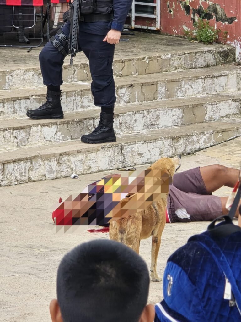 Mulher é atingida com bala de borracha após ameaçar populares e policiais em Cruzeiro do Sul