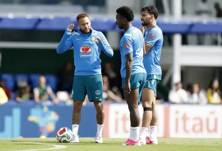 Ancelotti define seleção para jogo com Panamá e garante Neymar na Copa