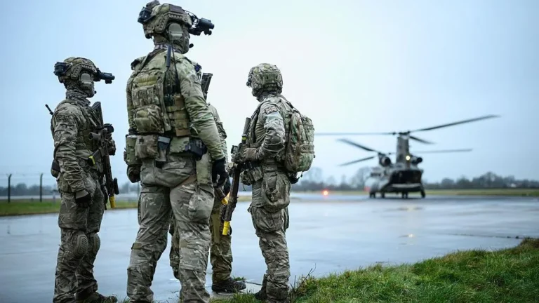 Reino Unido divulga plano bilionário de defesa com foco em drones e novas tecnologias militares