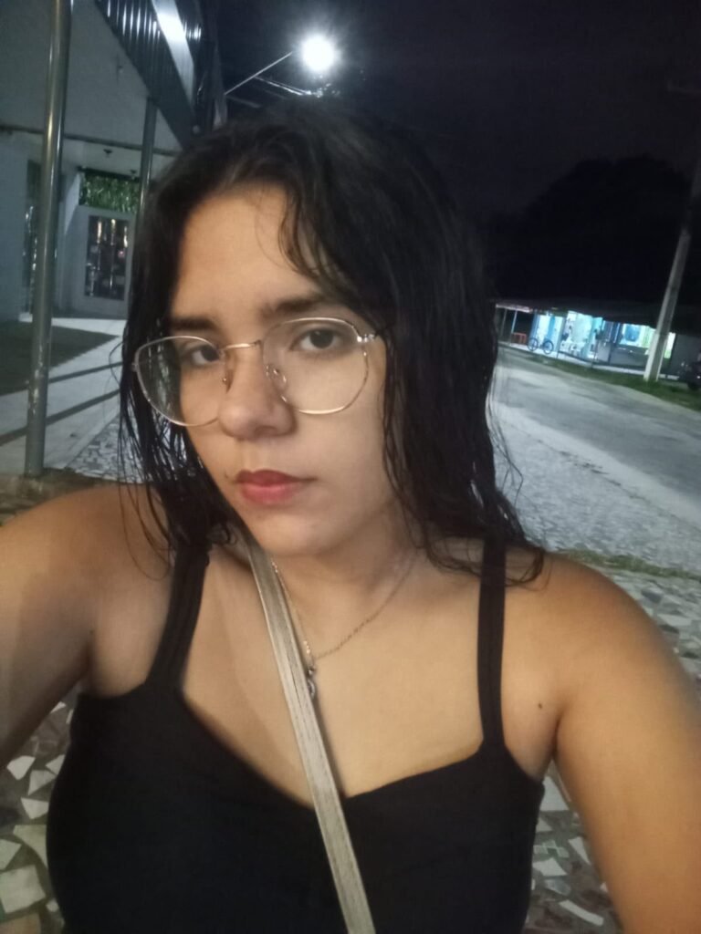 Mãe pede urgência em tratamento fora do Acre após piora no quadro de jovem em Cruzeiro do Sul