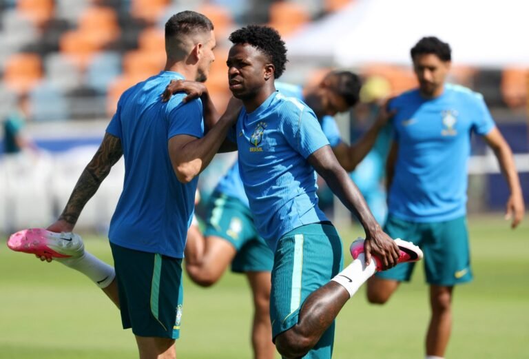 Seleção brasileira faz último treino antes de duelo decisivo contra o Japão na Copa do Mundo