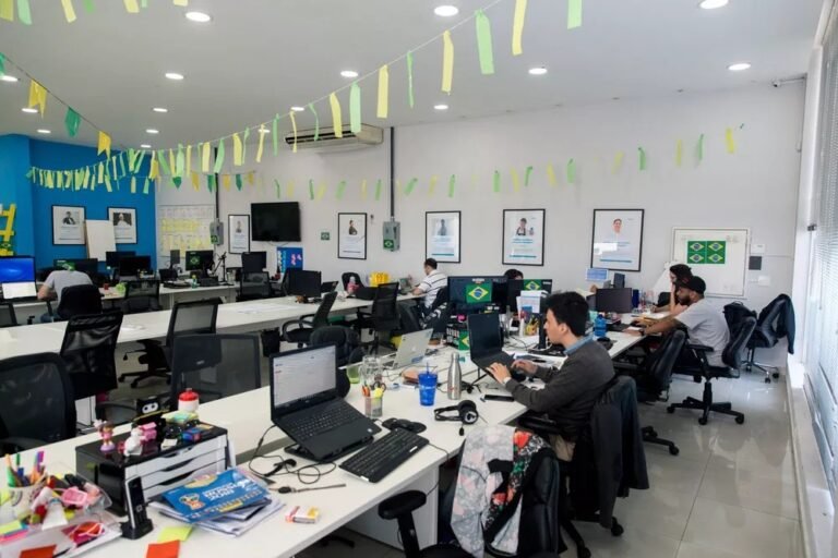 Capitais terão ponto facultativo e expediente reduzido durante jogo do Brasil na Copa