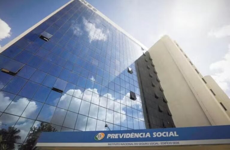 Brasileiro se aposenta aos 57 anos, abaixo da idade mínima da Previdência