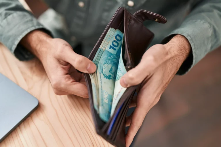 Levantamento do IBGE mostra que rendimento médio no Acre segue abaixo da média do país