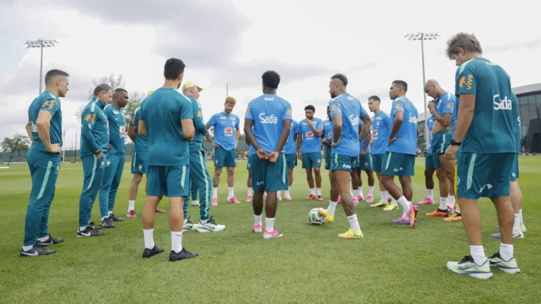 Seleção Brasileira treina com grupo quase completo antes do duelo contra o Japão