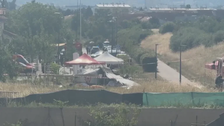 Queda de avião na França deixa 11 mortos