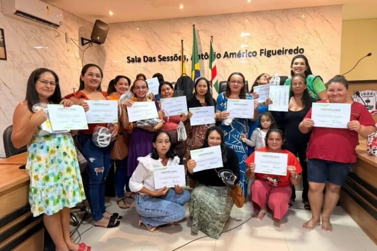 Dia D em Tarauacá oferece serviços gratuitos e certifica 46 mulheres em ação voltada ao público feminino