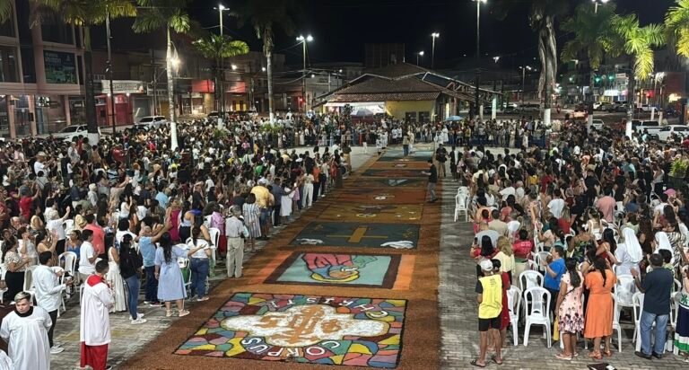 Celebração de Corpus Christi reúne multidão de fiéis em Cruzeiro do Sul