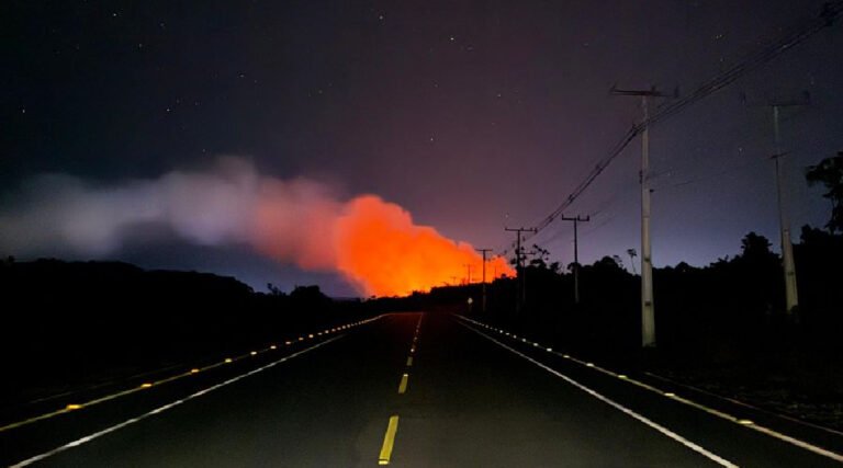 Bombeiros passam mais de cinco horas combatendo incêndio de grandes proporções às margens da AC-405 em Cruzeiro do Sul