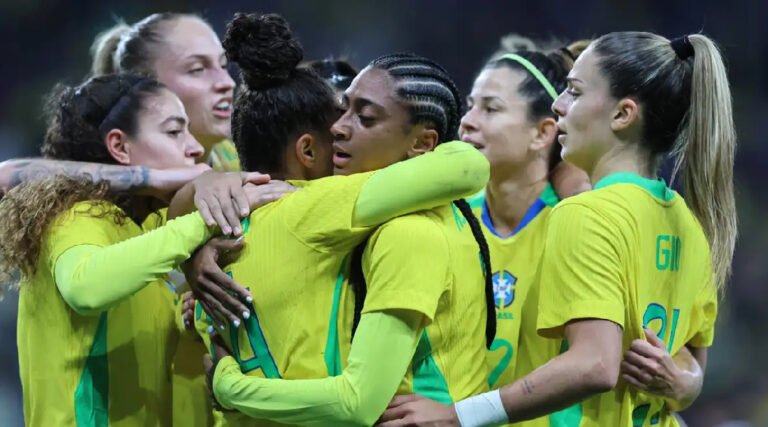 Seleção feminina encara Estados Unidos esta noite em São Paulo