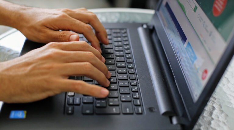 Governo do Acre amplia prazo do Educação Conectada e define novos critérios para aquisição de notebooks