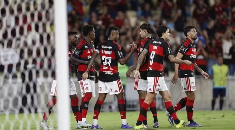 Elenco do Flamengo se reapresenta hoje para iniciar intertemporada; saiba programação completa