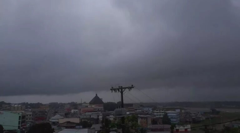Cruzeiro do Sul entra em alerta para chuvas intensas e ventos de até 60 km/h nesta segunda-feira