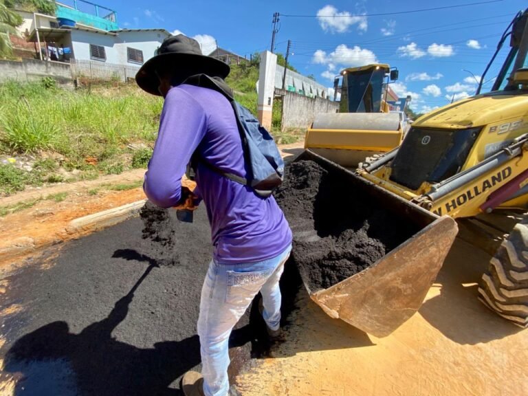 Mesmo no feriado, Prefeitura de Cruzeiro do Sul mantém serviços de infraestrutura na cidade