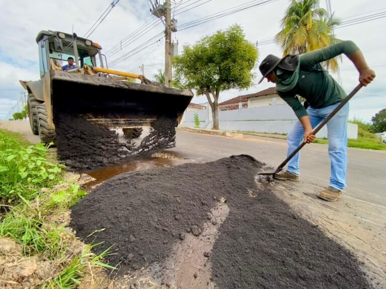 Obras de infraestrutura seguem em diferentes regiões de Cruzeiro do Sul nesta terça-feira