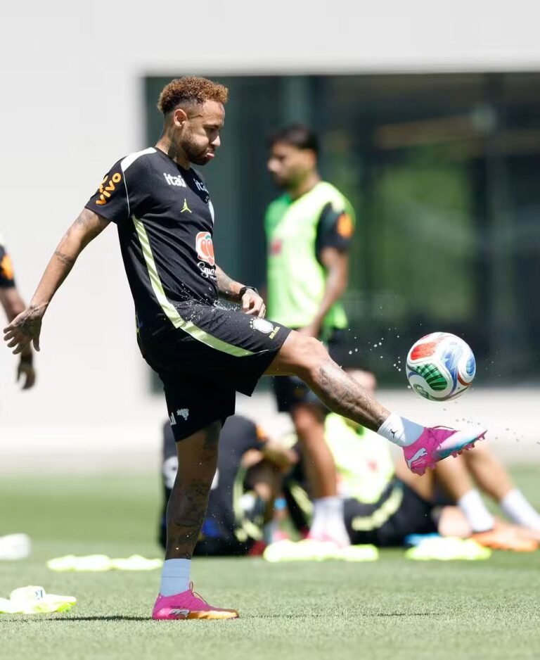 Neymar volta ao gramado e realiza primeiro treino com a Seleção Brasileira nos Estados Unidos